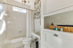 Walk to Lakebottom Park: Historic Columbus Home