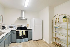 2 Blocks to Oxford Square: Ole Miss Retreat