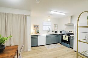 2 Blocks to Oxford Square: Ole Miss Retreat