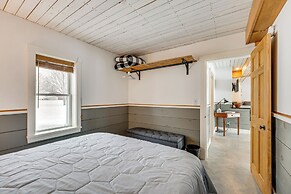 Ride From Your Door: Cabin w/ Vast Trail Access!