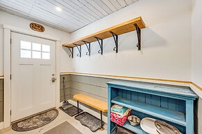 Ride From Your Door: Cabin w/ Vast Trail Access!