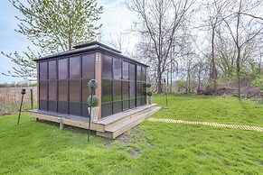 7 Mi to Cedar Point: Group Getaway in Huron