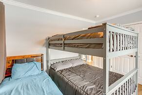 7 Mi to Cedar Point: Group Getaway in Huron