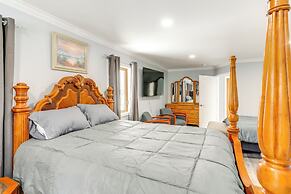 7 Mi to Cedar Point: Group Getaway in Huron