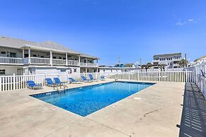 Walk to Shore: Atlantic Beach Condo w/ Pool Access
