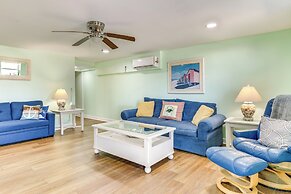 Walk to Shore: Atlantic Beach Condo w/ Pool Access