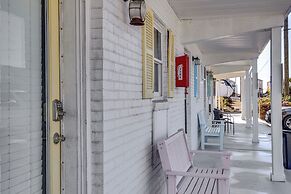 Walk to Shore: Atlantic Beach Condo w/ Pool Access