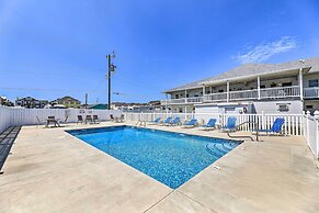 Walk to Shore: Atlantic Beach Condo w/ Pool Access