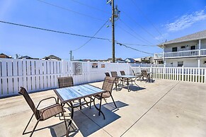 Walk to Shore: Atlantic Beach Condo w/ Pool Access