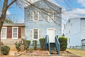 8 Mi to Stone Mountain: Quiet Getaway w/ Deck