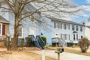 8 Mi to Stone Mountain: Quiet Getaway w/ Deck