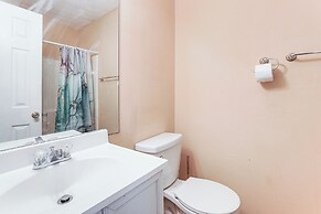 8 Mi to Stone Mountain: Quiet Getaway w/ Deck