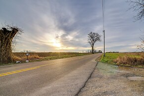 Rustic Apartment w/ Sunset Views in Elkhart!