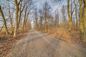 Rustic Apartment w/ Sunset Views in Elkhart!