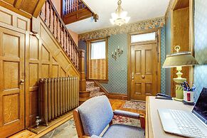 On-site Winery & Historic Charm: Uniontown Escape