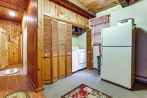 On-site Winery & Historic Charm: Uniontown Escape