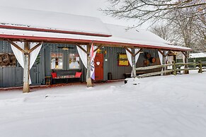 On-site Winery & Historic Charm: Uniontown Escape