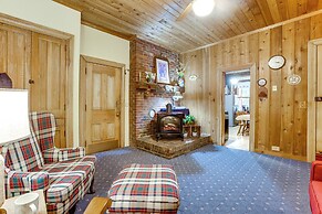 On-site Winery & Historic Charm: Uniontown Escape