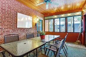 On-site Winery & Historic Charm: Uniontown Escape