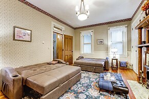 On-site Winery & Historic Charm: Uniontown Escape