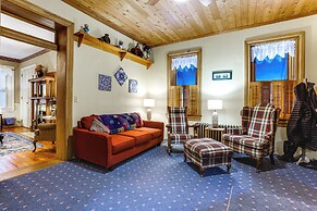 On-site Winery & Historic Charm: Uniontown Escape