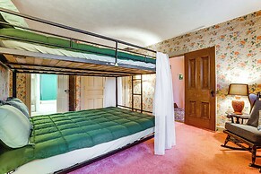 On-site Winery & Historic Charm: Uniontown Escape