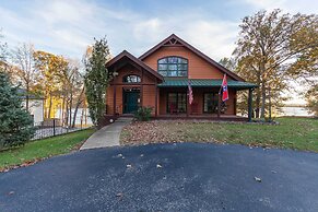 Private Boat Ramp & Dock: Kentucky Lake Cabin!