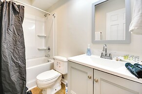 15 Mi to Greensboro: Archdale Condo w/ Fireplace