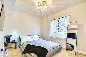 15 Mi to Greensboro: Archdale Condo w/ Fireplace