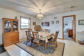 Boat, Grill & Unwind: Lakefront Cayuga Home!