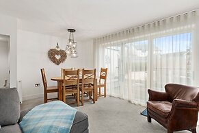 Maes-y-berllan - Close to Village and Beach