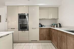 Maes-y-berllan - Close to Village and Beach