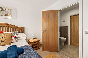 Maes-y-berllan - Close to Village and Beach