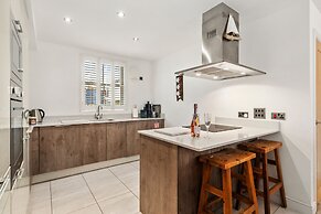 Maes-y-berllan - Close to Village and Beach