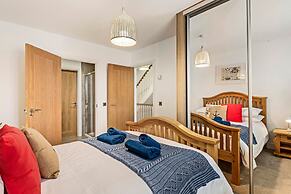 Maes-y-berllan - Close to Village and Beach