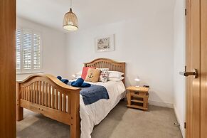 Maes-y-berllan - Close to Village and Beach