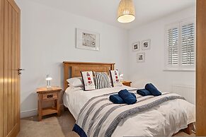 Maes-y-berllan - Close to Village and Beach