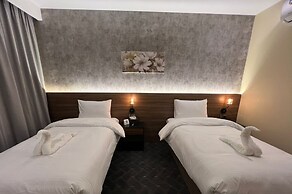 LAZÖY HOTEL