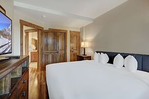 Cozy Ski Chalet With Large Balcony 1 Bedroom Condo