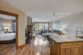 Cozy Ski Chalet With Large Balcony 1 Bedroom Condo