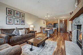 Cozy Ski Chalet With Large Balcony 1 Bedroom Condo