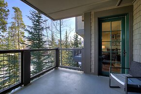 Cozy Ski Chalet With Large Balcony 1 Bedroom Condo