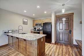 Cozy Ski Chalet With Large Balcony 1 Bedroom Condo