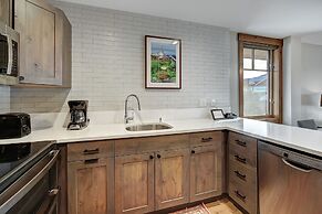 Beautifully Updated Mountain Chic Condo 1 Bedroom Condo