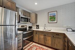 Beautifully Updated Mountain Chic Condo 1 Bedroom Condo