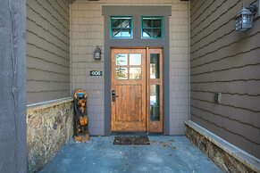 Spacious Upstairs Townhome With Private Garage 2 Bedroom Condo