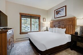 Spacious, Updated Townhome With Private Garage 3 Bedroom Condo