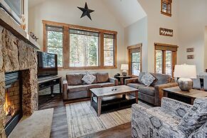 Spacious, Updated Townhome With Private Garage 3 Bedroom Condo