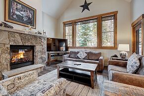 Spacious, Updated Townhome With Private Garage 3 Bedroom Condo