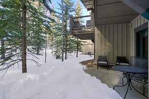 Spacious, Updated Townhome With Private Garage 3 Bedroom Condo